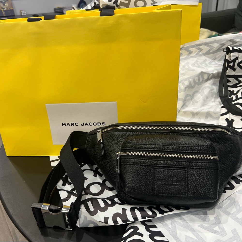 Marc Jacobs - The Belt Bag - Brand new in bag. Bought for gift. Can’t return.